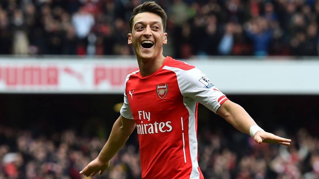 13 - Mesut Özil (Arsenal-ING): R$ 111,4 milhões anuais.