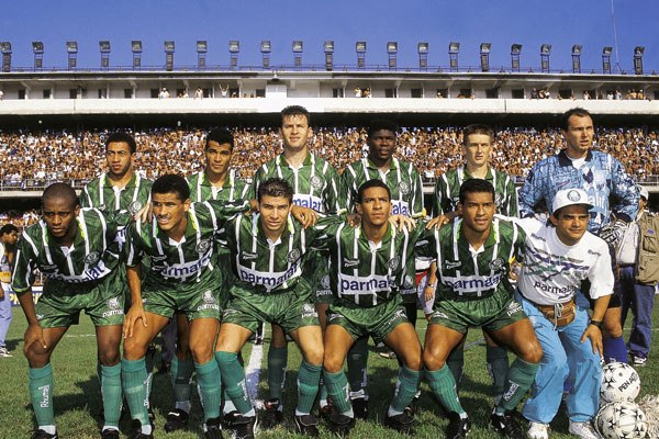 Maestro. O apelido que Rivaldo recebeu no Paulista de 1996 mostra a importância do meia-atacante em um time histórico, que foi campeão estadual com 102 gols, sendo 18 do camisa 11.