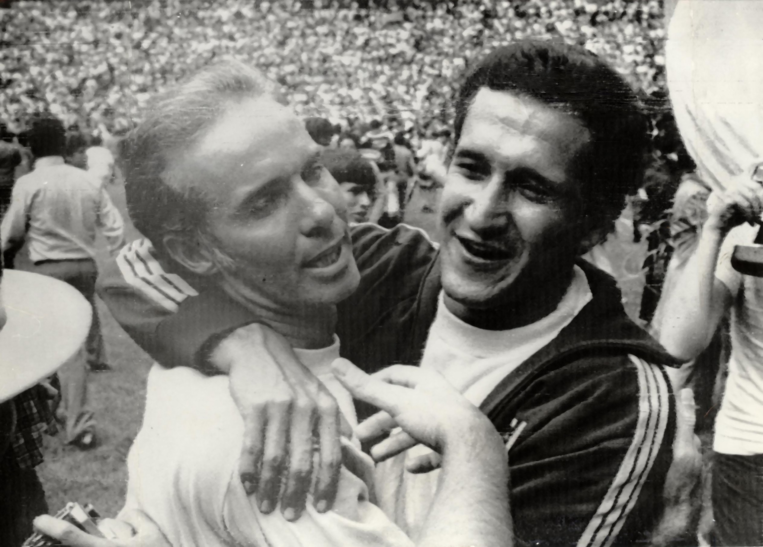 Zagallo - Mário Jorge Lobo Zagallo, treinador da Seleção Brasileira campeã do mundo de 1970, o “Velho Lobo” está aposentado de qualquer atividade envolvendo futebol e, aos 88 anos de idade, vive no Rio de Janeiro. / Parreira -   Aos 77 anos, Parreira foi o preparador físico do Brasil na Copa do Mundo de 70. Atualmente, Parreira está aposentado do futebol. 