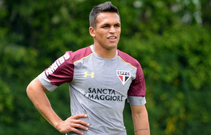 Robson - chegou ao clube por empréstimo, em setembro de 2016, junto ao Paraná, e saiu em março de 2017, após somente sete jogos. Atualmente está no Coritiba.