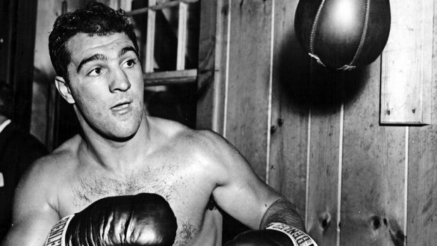 Em março de 1943, Rocky Marciano, um dos maiores da história do boxe, foi convocado para o Exército dos EUA por um período de dois anos, quando ainda era amador. Em Swansea, no País de Gales, ele ajudou a transportar suprimentos pelo Canal da Mancha até a Normandia. Depois que a Segunda Guerra Mundial terminou, completou seu serviço em março de 1946, em Fort Lewis. Viria a ser campeão mundial dos pesos-pesados entre 1952 e 1956.