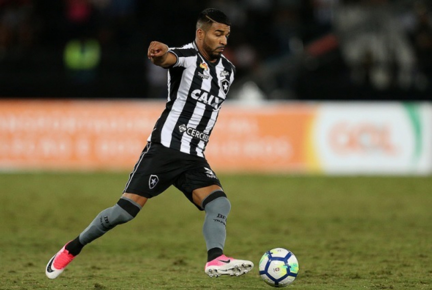 Na temporada 2018, a passagem de dez meses do atacante Rodrigo Aguirre pelo Botafogo deixou a desejar. Em 23 partidas, o uruguaio foi expulso duas vezes e marcou apenas um gol. Atualmente, aos 25 anos, atua pela LDU-EQU