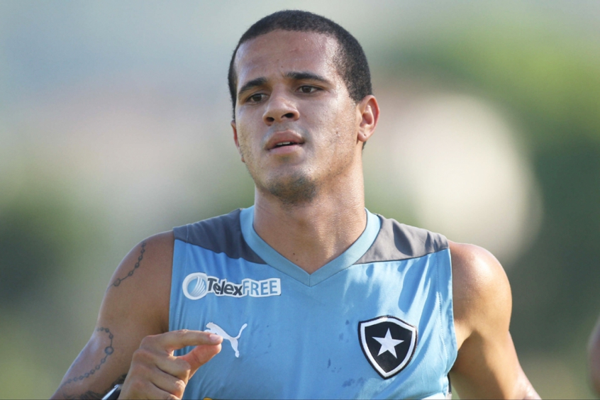 Também contratado em 2014, Ronny acabou se lesionando gravemente na segunda partida pelo Botafogo e acabou passando por uma cirurgia. Fez apenas quatro jogos pelo clube, sem marcar gols. Aos 28 anos, joga pelo Curitibanos, na Série C do Campeonato Catarinense