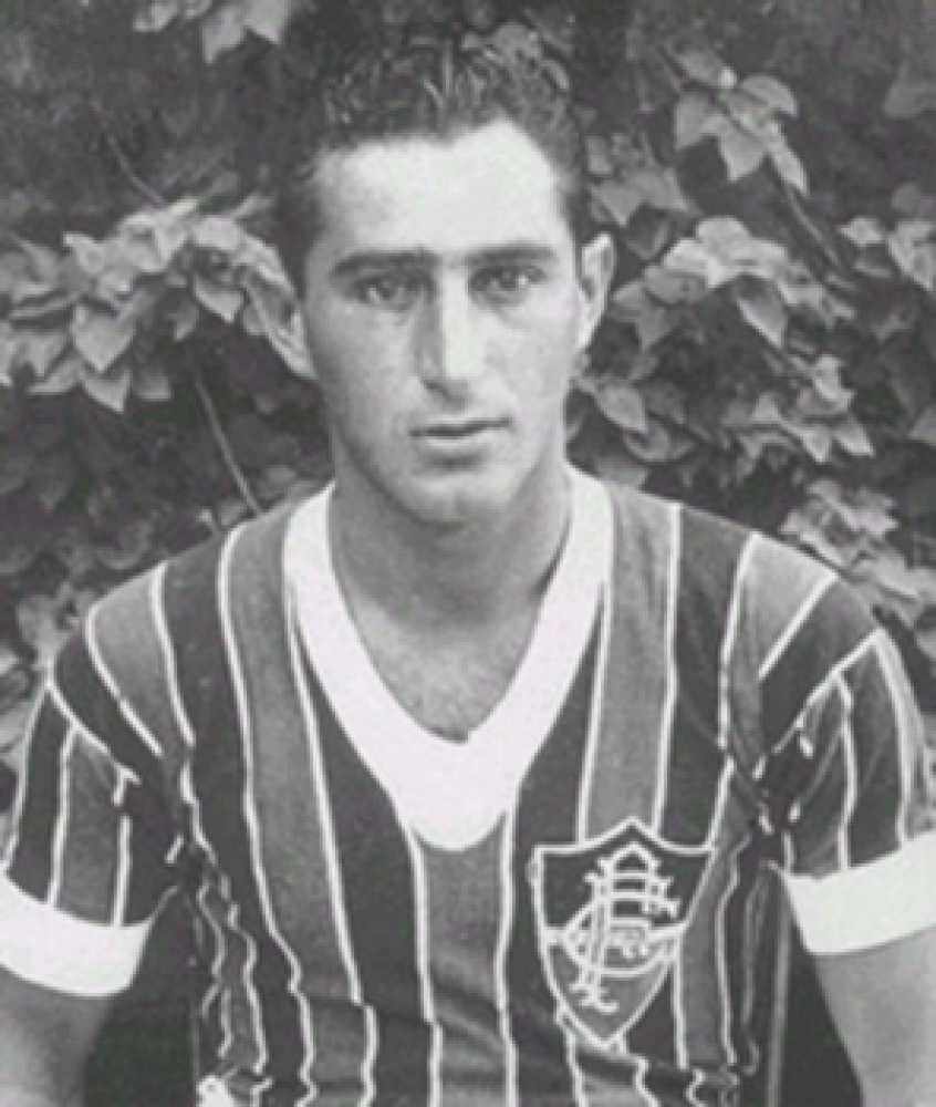 Conhecido por ser o argentino que jogou pela Seleção Brasileira (uma partida, em 1942, diante do Peru), 'Russo', como era conhecido, é um dos maiores artilheiro do Fluminense, clube que defendeu por quase toda a carreira. Depois da aposentadoria, se manteve vinculado do Fluminense de alguma forma, prestando serviços ao clube. Foi supervisor da Seleção Brasileira em 1970, quando a equipe era comandada por João Saldanha. 