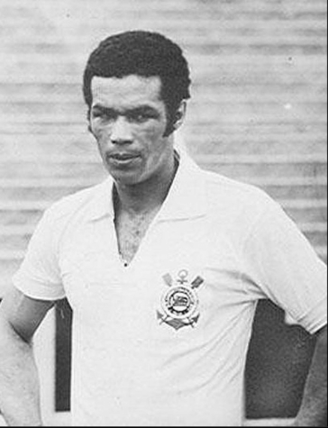 6º - Servílio - 200 gols: Servílio jogou no Corinthians por uma década e ainda disputou dois Torneios Sul-Americanos com a Seleção Brasileira.  Pelo Timão, foram 200 gols em 364 jogos.