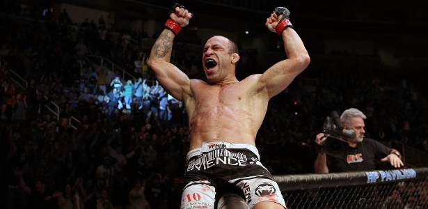 Wanderlei Silva - Apelidado de "Mr. Pride", marcou a história da modalidade no Brasil. No entanto, Wanderlei chegou a disputar o cinturão do UFC, no Japão, contra Tito Ortiz, mas foi derrotado por unanimidade.