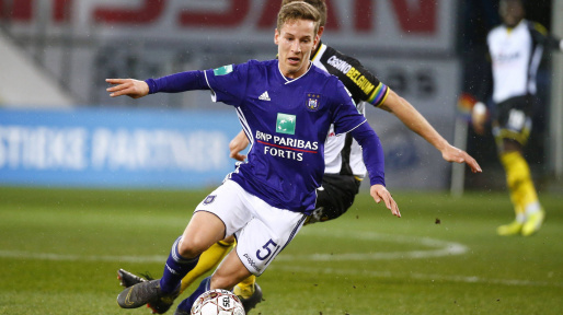 28º - Yari Verschaeren - O meia-atacante de 18 anos, já é titulas absoluto da Anderlecht e também fez sua estreia na seleção principal da Bélgica, marcando um gol na sua segunda partida pelo selecionado. 