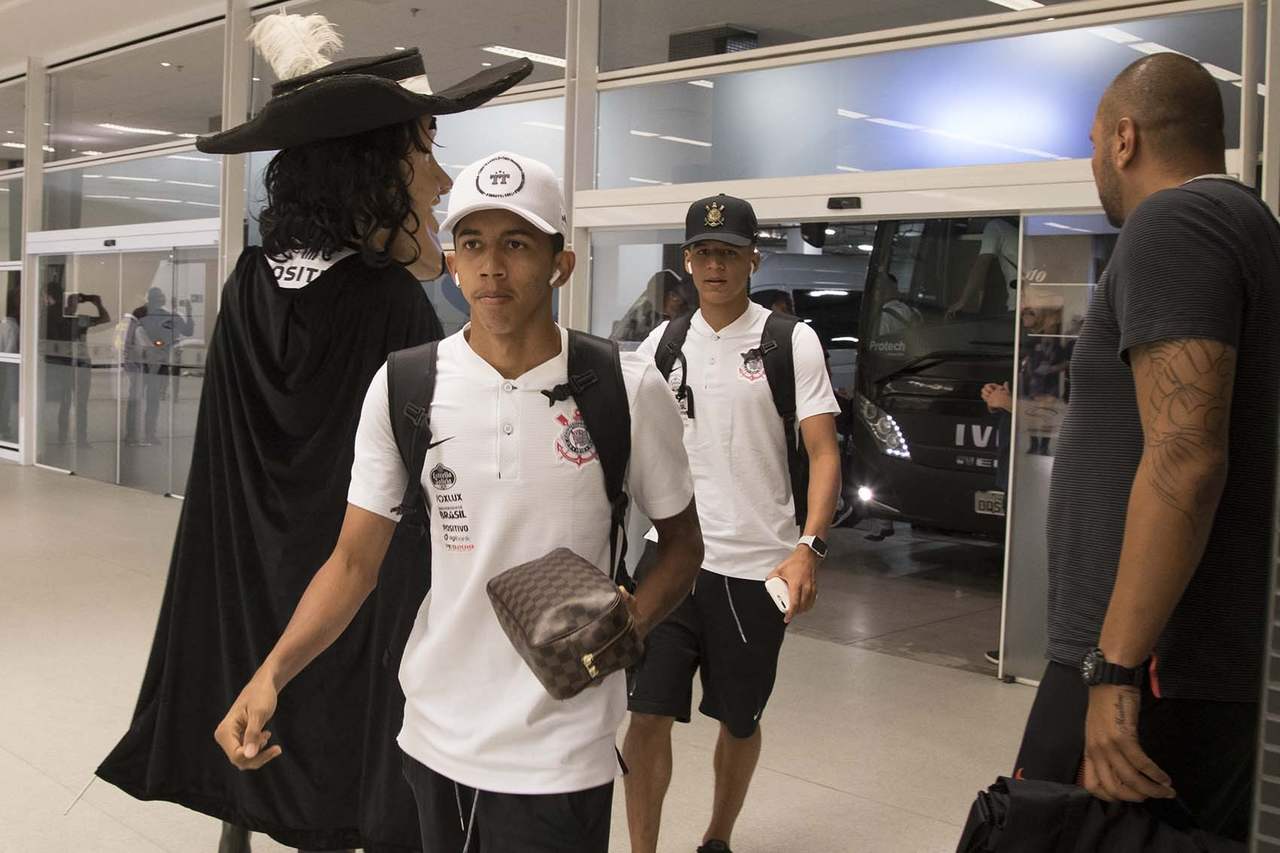 Fessin - Após retornar de empréstimo do Bahia, não fazia parte dos planos do Corinthians e foi emprestado novamente, agora para a Ponte Preta.