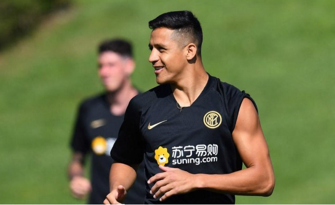 ESQUENTOU - De acordo com o site "Fichajes", Alexis Sánchez pode trocar a Inter de Milão pelo Fenerbahçe. O clube turco deseja contar com o chileno e estuda uma forma de convencer a Inter a negociá-lo.