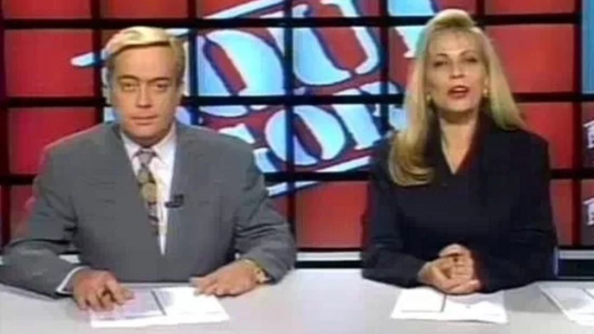 Um dos sucessos do SBT era o programa "Aqui Agora". O programa tinha como carro-chefe reportagens policiais, com investigações sobre assassinatos e sequestros. Além de Ivo Morganti e Cristina Rocha como apresentadores, os repórteres Gil Gomes, Wagner Montes e Celso Russomano, além de figuras como Feliz e Maguila. Em 1994, o autoproclamado "programa de verdade que mostra a você a vida como ela é" era exibido em duas edições.