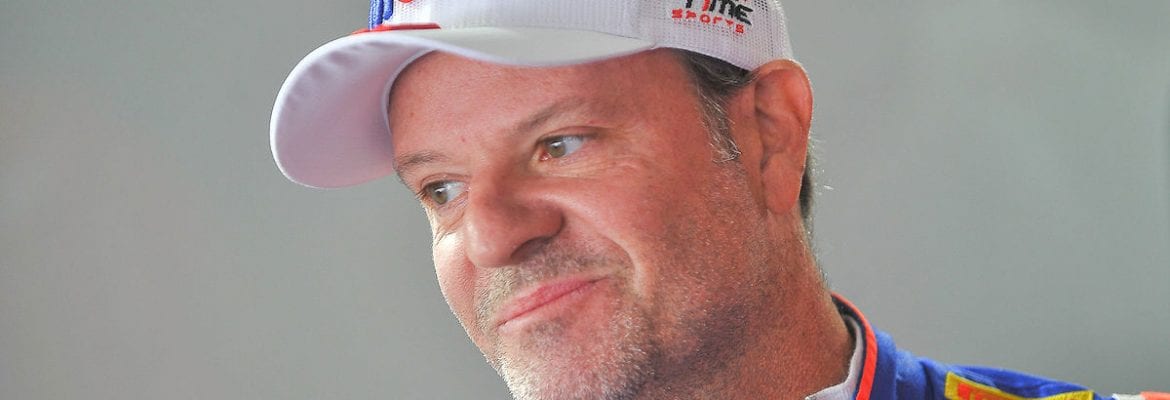 O Instituto Família Barrichello atende 1800 idosos e, durante a pandemia, a ONG desenvolveu um conteúdo exclusivo para eles por meio de 35 vídeoaulas, expandindo o atendimento a outras pessoas. Muitos profissionais também atuam na ajuda desses idosos com a tecnologia.