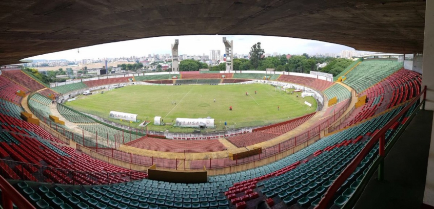 O Canindé está localizado às margens do Rio Tietê, em São Paulo, e é onde a Portuguesa manda seus jogos. Foi inaugurado em 1956, há 64 anos, e tem muita história para contar em relação ao futebol paulista.