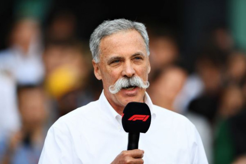 A Fórmula 1 decidiu conceder licença a funcionários, além de reduzir os salários de sua diretoria em 20%. O CEO da categoria, Chase Carey, deve ter uma redução voluntária maior. A decisão vai de encontro com algumas equipes, como McLaren, Williams e Racing Point.