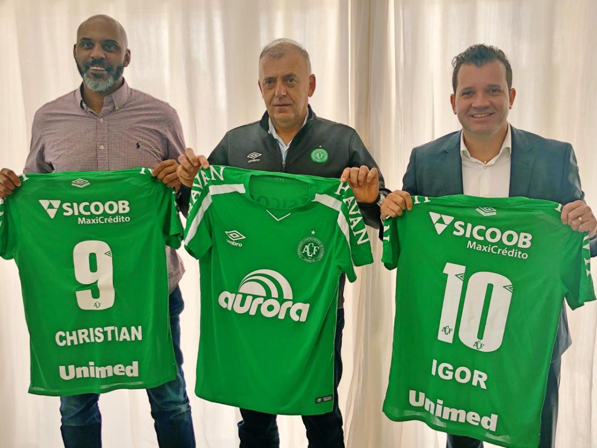 Christian - Ex-atacante de Internacional, Grêmio e Corinthians, Christian assumiu a função de superintendente de futebol da Chapecoense. Uma de suas missões será fazer contatos no futebol europeu pois ele defendeu PSG, Bordeaux e Galatasaray de 1999 a 2003. 