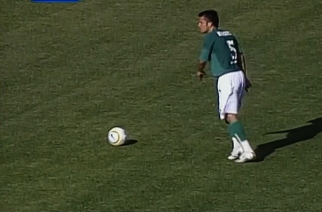 Em 4 de dezembro de 2005, na última rodada do Brasileiro, o Palmeiras fez, no Palestra Itália, um duelo direto diante do Fluminense por vaga na Libertadores, e só se classificava com vitória. Saiu atrás duas vezes, mas empatou com Washington e Juninho Paulista e, aos 35 minutos do segundo tempo, Correa fez golaço de falta para vencer por 3 a 2.