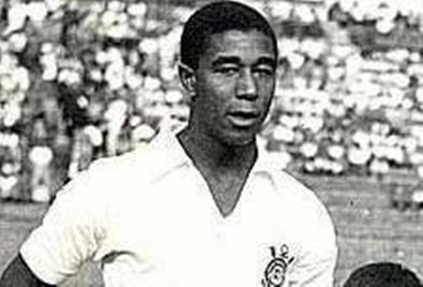 9º - Flávio Minuano - 172 gols: Atacante foi revelado pelo Internacional na década de 60 e chegou ao Corinthians em 1965, aos 21 anos. O ex-centroavante marcou os mesmos 172 gols de Sócrates, mas em menos partidas: 228.. 