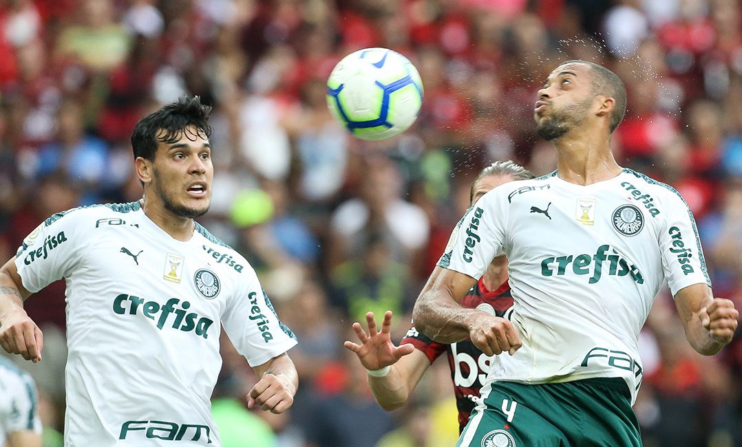 De 2010 para cá, o Palmeiras conquistou duas Copas do Brasil, dois Campeonatos Brasileiros e uma Série B. Pois bem, isso não teria sido possível sem a ajuda dos zagueiros, não só na parte defensiva, como também lá na frente, balançando as redes. Confira aqui uma galeria com o top 11 dos zagueiros com mais gols pelo clube nesses últimos dez anos, em ordem crescente.