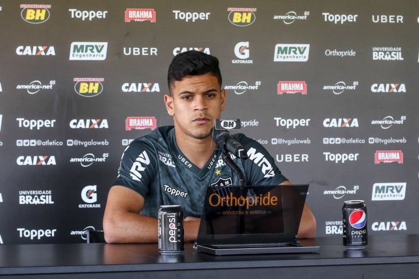 MORTO: Segundo a imprensa de Portugal, o Benfica estaria interessado no lateral-esquerdo Hulk, de 20 anos, que pertence ao Atlético-MG e está emprestado ao Paraná Clube.