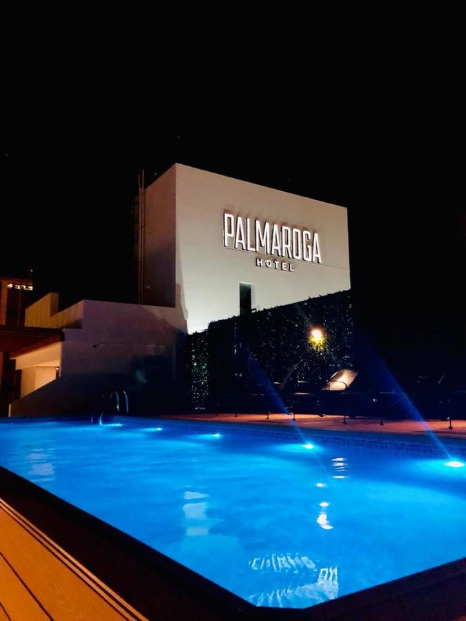 Após ter a prisão domiciliar concedida, o craque seguiu para o luxuoso Hotel Palmaroga, em Assunção, com o irmão, o advogado e um assistente.