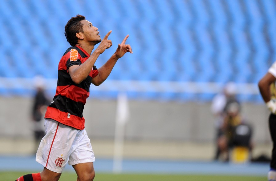 2013 - Flamengo 2 x 0 Quissamã (Hernane 2x)