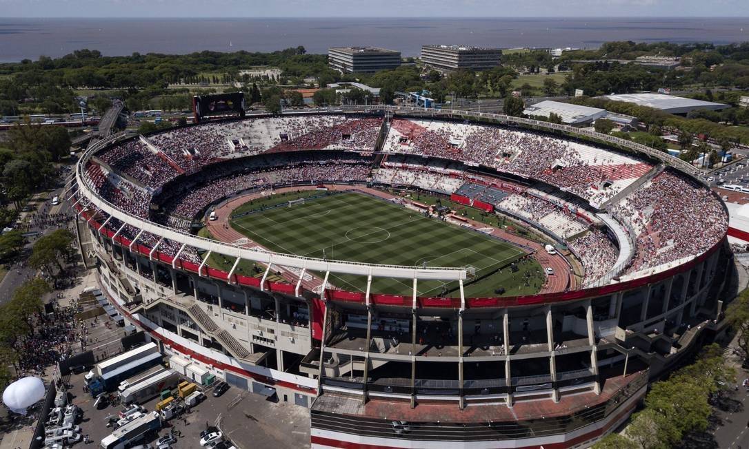 Monumental de Nuñez: 4 finais (1962, 1986, 1996 e 2015) - A casa do River Plate sediou 4 finais da maior competição de clubes da América.