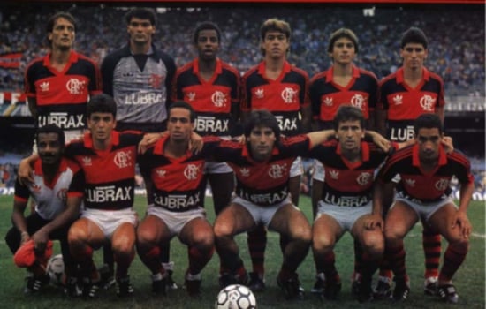 1º - Flamengo - 33 títulos - Maior campeão da história do Campeonato Carioca, o Flamengo é também o maior vencedor do Maracanã. São 24 Estaduais, 5 Brasileiros (80, 83, 87 [Copa União], 92 e 2009), duas Copas do Brasil (2006 e 2013), um Torneio Rio-São Paulo (1961) e uma Recopa Sul-Americana (2020). 
