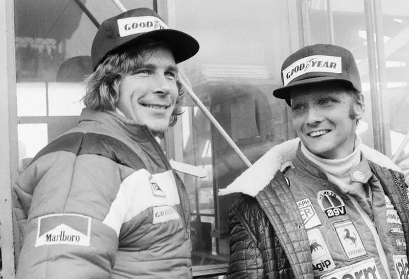 Em 1976, James Hunt e Niki Lauda protagonizaram uma temporada histórico na Fórmula 1 e se tornaram rivais nas pistas.