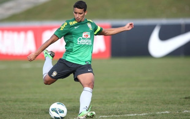 JEAN (LD) - Com sua versatilidade de atuar como lateral-direito e volante, seguiu no Palmeiras até o fim do ano passado. Neste ano, foi para o Cruzeiro.