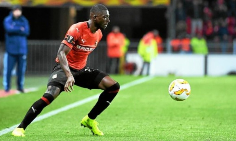 MORNO - De acordo com informações do canal 'BeIN Sports France', o Sevilla monitora o lateral-direito Hamari Traoré, do Rennes. O atleta, de 28 anos, é um dos destaques do Campeonato Francês na atual temporada (2019/20). O valor da transação seria em torno de 15 milhões de euros.