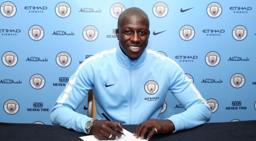 Benjamin Mendy, do Manchester City, testou positivo para coronavírus.