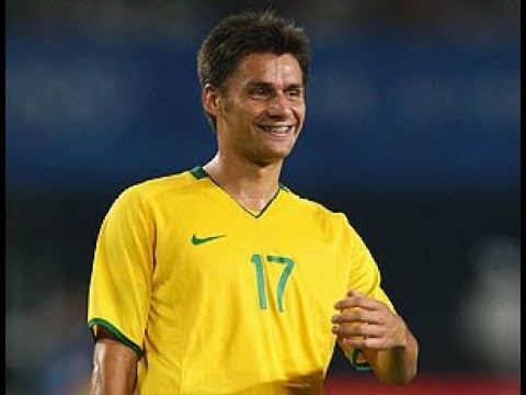 RAFAEL SOBIS - O atacante está em atividade. Nesta semana, anunciou a sua saída do Ceará e acertou com o Cruzeiro, que está na Série B do Brasileiro.