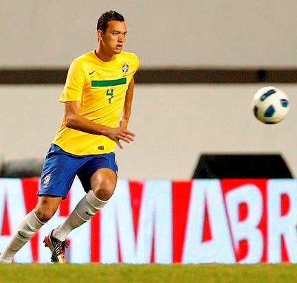 RÉVER (Z) - Na época titular absuluto do Atlético-MG, ficou no clube até 2015. Depois, rodou por Internacional e Flamengo mas, desde 2019, retornou ao Galo.