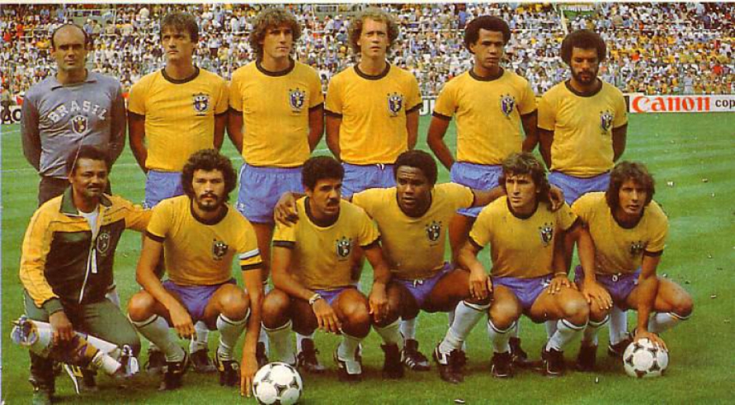 1982: Já com a Argentina classificada, as nove seleções restantes foram separadas em três grupos, onde os líderes se classificavam. Brasil, Chile e Peru completaram o quadro sul-americano na Copa do Mundo.