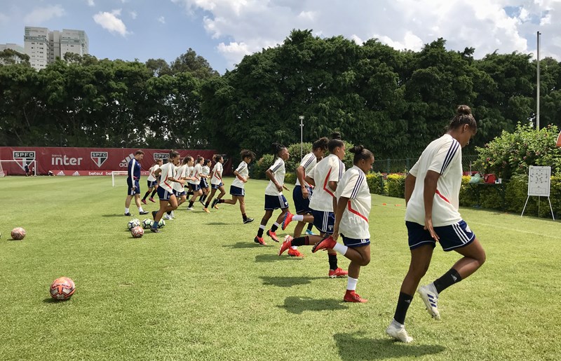 O Departamento de Futebol Feminino do São Paulo terá um período de férias diante da paralisação das competições. A decisão segue uma recomendação da CBF e é válida a partir da próxima segunda-feira, por 20 dias, com término previsto para o dia 25 de abril.