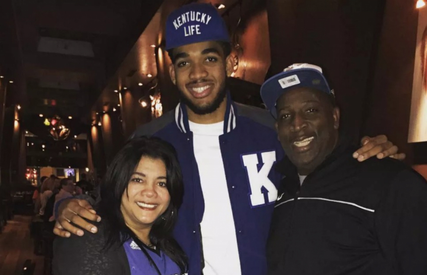 A NBA sofreu uma enorme perda nesta segunda-feira. Jacqueline Towns, mãe do pivô do Minnesota Timberwolves Karl-Anthony Towns, não resistiu ao tratamento e acabou morrendo por conta do coronavírus nos Estados Unidos.