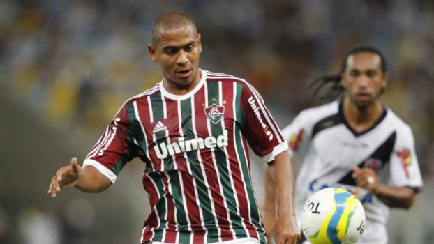 Depois de conquistar o estadual pelo Athletico-PR e mais dois títulos pelo Goiás, Walter foi contratado a peso de ouro pelo Fluminense em 2014 e chegou a estrear bem. No entanto, começou a amargar a reserva e se sentir insatisfeito e rescindiu seu contrato um ano depois. Foram 50 jogos e nove gols marcados.