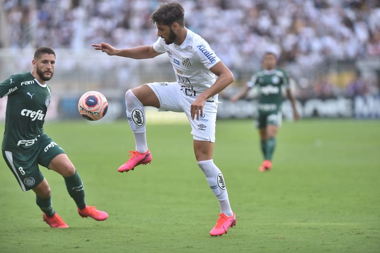 ESFRIOU - O Internacional desistiu oficialmente de contratar o atacante Yuri Alberto do Santos. A decisão do clube colorado aconteceu após o Peixe exercer o direito de preferência pelo jogador, protocolado na CBF e na Federação Paulista de Futebol. Em nota oficial, o clube gaúcho agradeceu Yuri e desejou sorte.