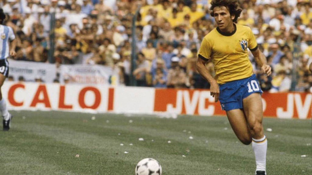 Zico - Maior ídolo do Flamengo, o Galinho de Quintino ganhou tudo pelo rubro-negro, porém não venceu uma Copa do Mundo com a seleção brasileira. 
