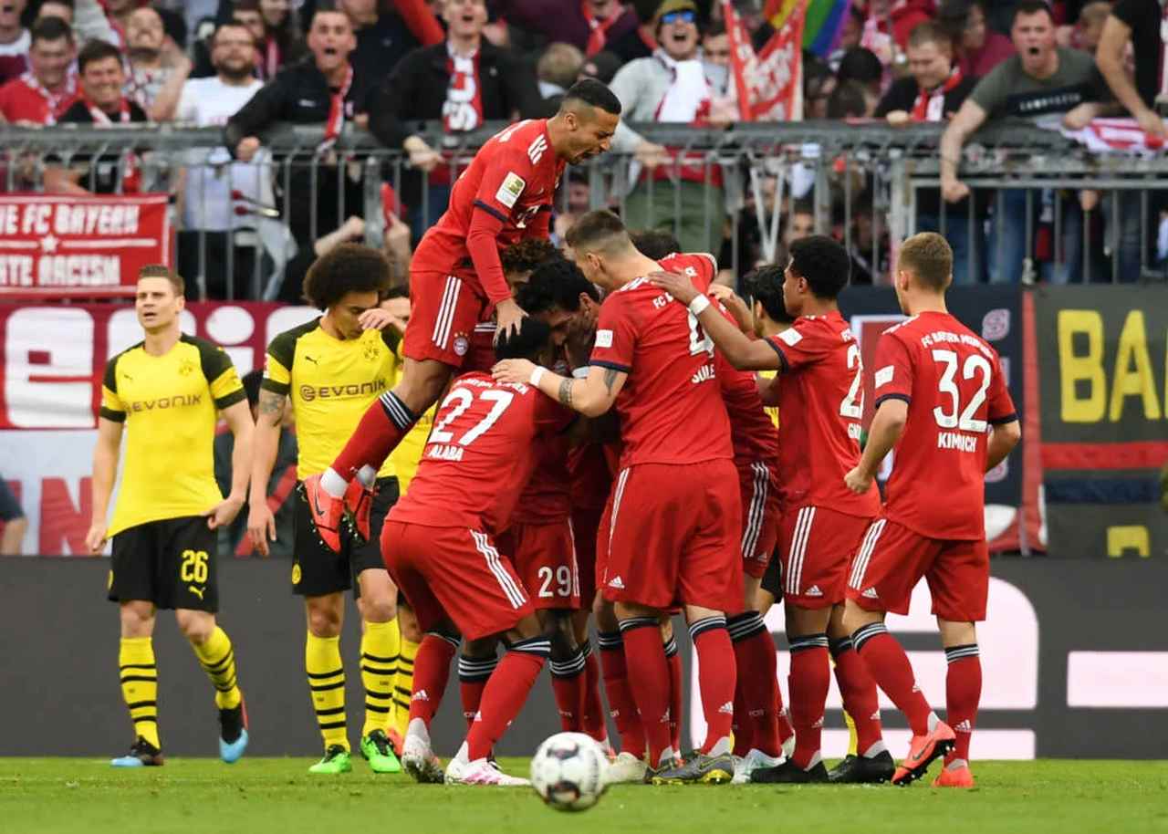 Bayern de Munique - Neuer, Kimmich, Boateng, Alaba, Davies; Thiago, Goretzka, Gnabry; Müller, Messi e Lewandowski. Técnico: Hans-Dieter Flick.