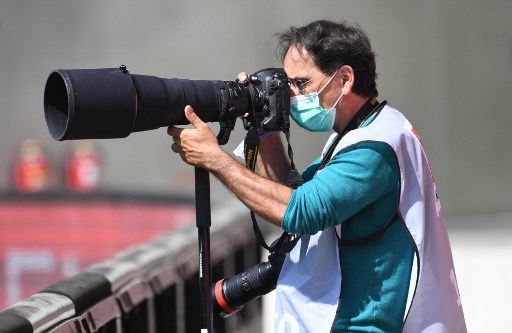 Os fotógrafos também utilizaram máscaras de proteção.