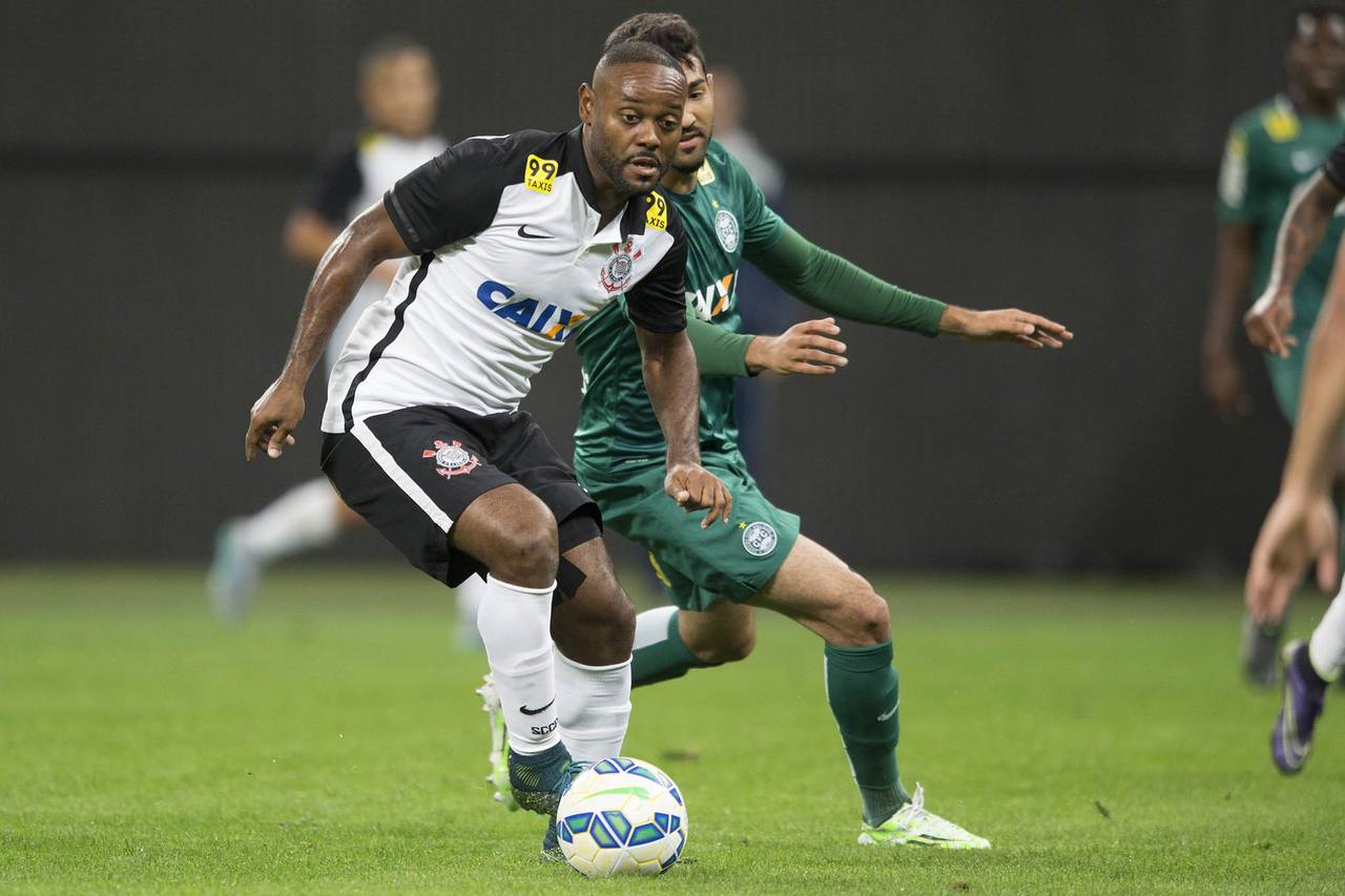 10) Corinthians 2 x 1 Coritiba - Campeonato Brasileiro de 2015: 43.688 pagantes.