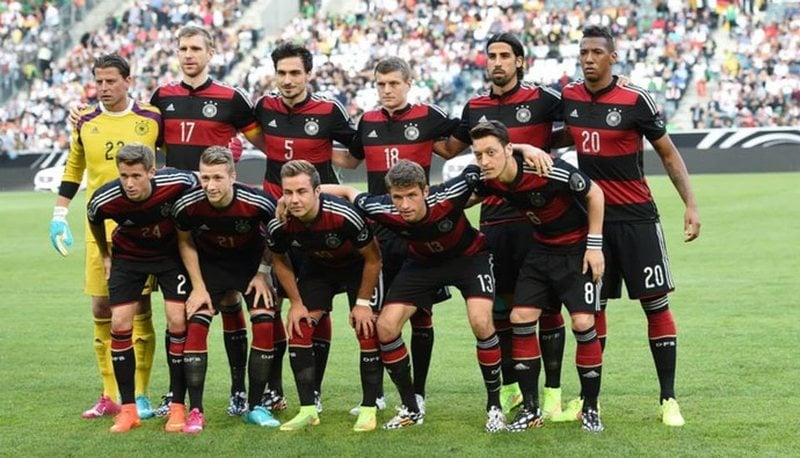 Alemanha - Dos quatro títulos, apenas dois foram de maneira invicta. 1990 (5 vitórias e 2 empates) e 2014 (6 vitórias e 1 empate).