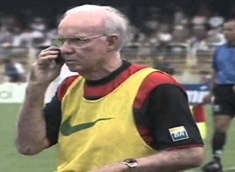 Zagallo - Técnico do Flamengo em 2001, o Velho Lobo, hoje aos 89 anos, está afastado das funções relacionadas ao campo por conta da saúde. O rubro-negro, inclusive, foi seu último trabalho à frente de um clube.