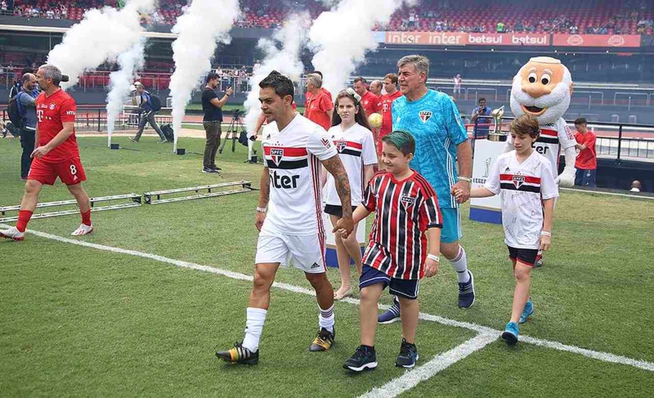 JOSUÉ - Aposentado desde 2014, após jogar pelo Atlético-MG, ex-volante está com 40 anos e também mostrou boa forma na Legends Cup. Mora em Goiânia e tem diversos projetos, incluindo um de agenciamento de atletas.