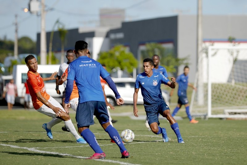 O Bahia apostou nos trabalhos físicos dentro de casa para colocar o grupo de jogadores em forma e aumentar a expectativa para a volta do futebol. De acordo com o preparador físico do Esquadrão de Aço, o elenco foi dividido em três grupos, sendo um deles formado por jogadores do time de aspirantes, que jogou o Baianão.