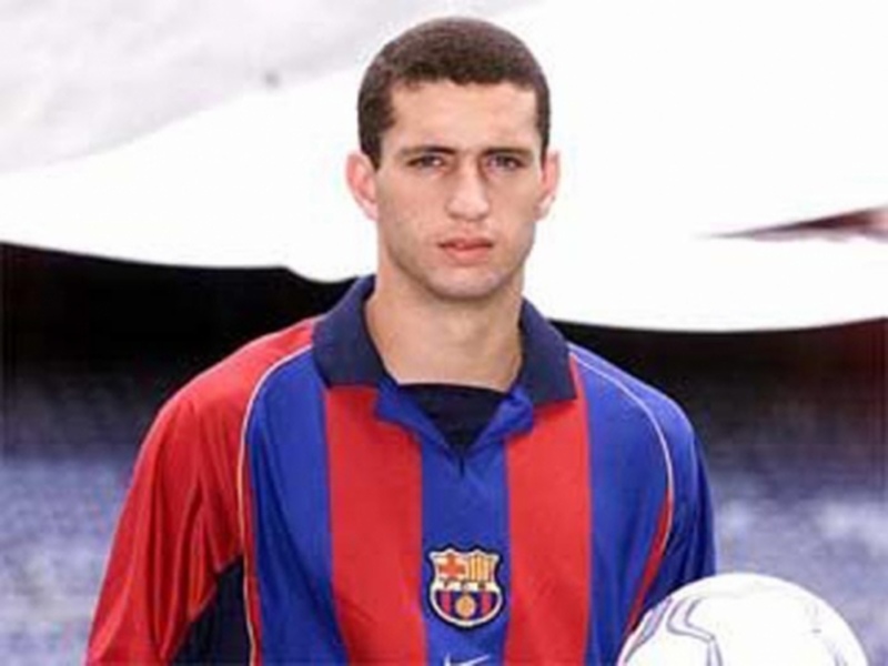Após passagem de destaque pelo Internacional, Fabio Rochemback foi para o Barcelona em 2001, jogou partidas importantes, mas acabou caindo de rendimento e saiu em 2003.