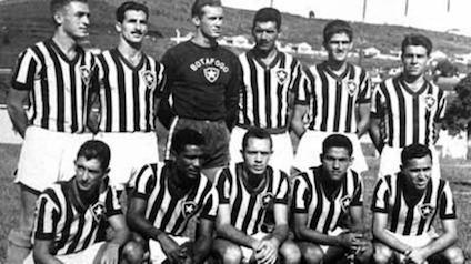 Em dezembro de 1957, o Botafogo goleou o Flu por 6 a 2, na decisão do Campeonato Carioca, aplicando a maior goleada sobre o Tricolor na era do profissionalismo. A partida foi marcada por um show de Paulo Valentim, autor de cinco gols, sendo um de bicicleta