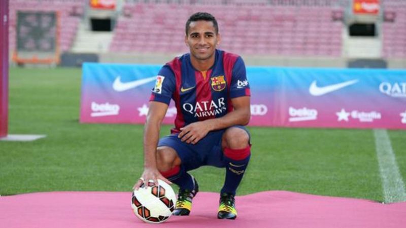 Douglas chegou ao Barça em 2014, após ter se destacado no São Paulo. No entanto, foram poucas participações em campo em dois anos de clube.