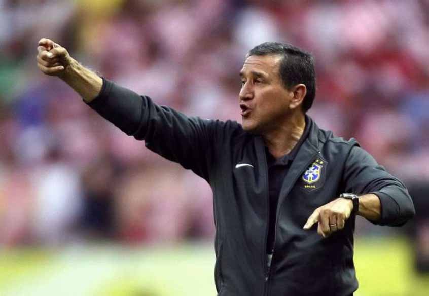 O ex-treinador Carlos Alberto Parreira afirmou que defende a permanência de Tite na Seleção Brasileira, além de afirmar que o Brasil não precisa de Jorge Jesus como treinador.