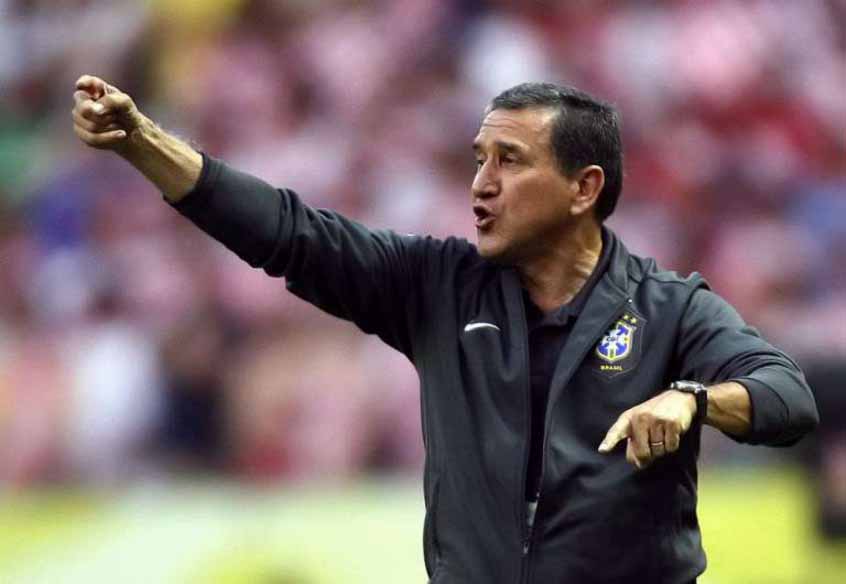 Carlos Alberto Parreira: 12/02/03 até 01/07/06 (1235 dias) – Técnico principal